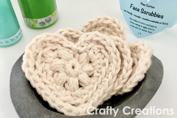 Heart-Shaped Face Scrubby